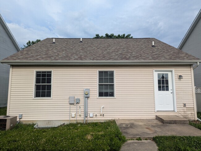 Building Photo - 1512 Montgomery St