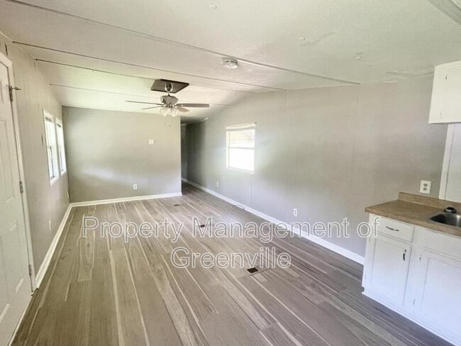 Building Photo - 155 Oakvale Rd