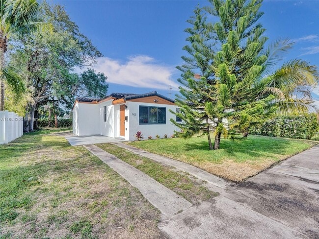 Primary Photo - 905 SW 22nd St