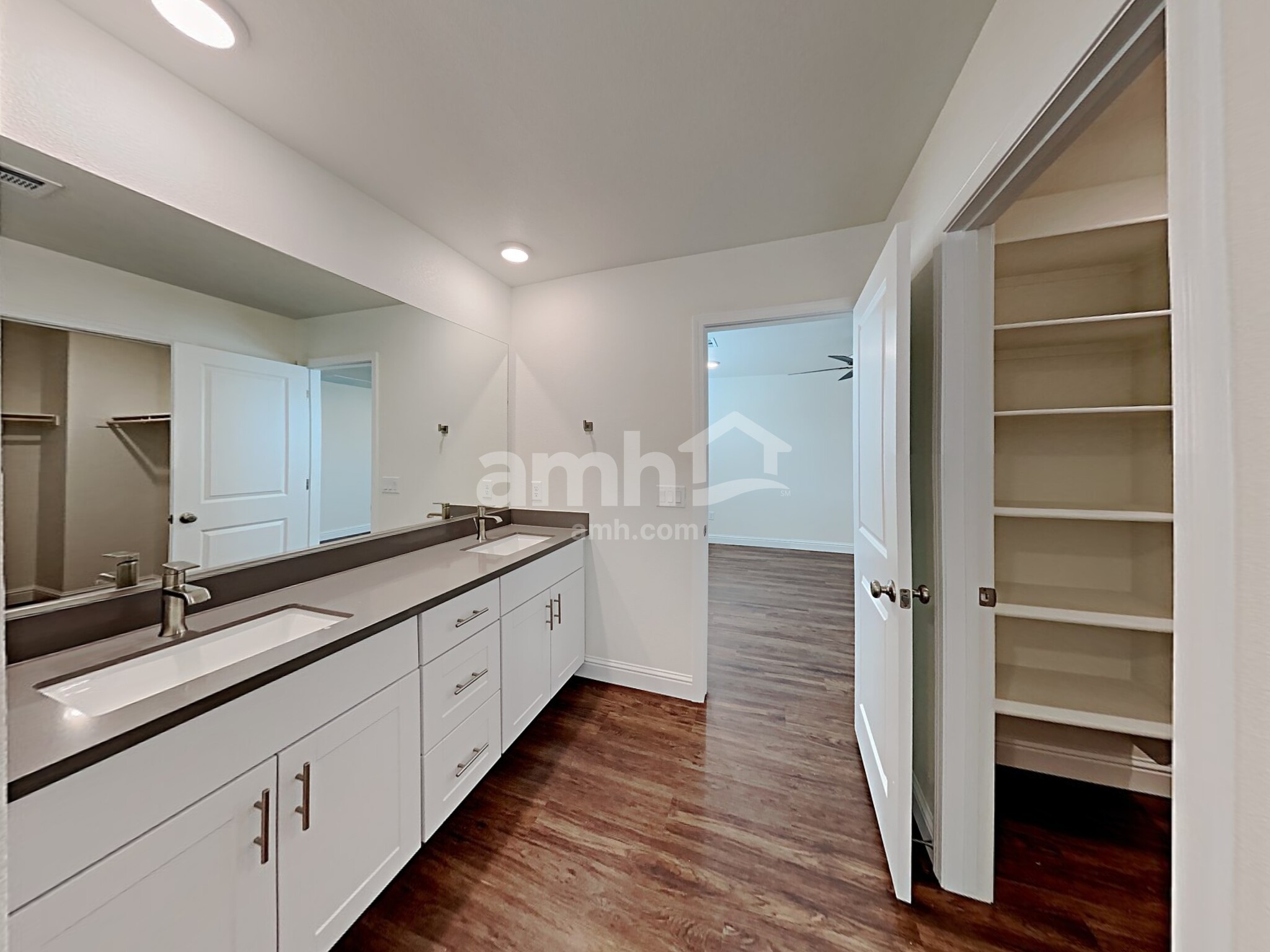 Building Photo - 9684 N Rancho Lozano