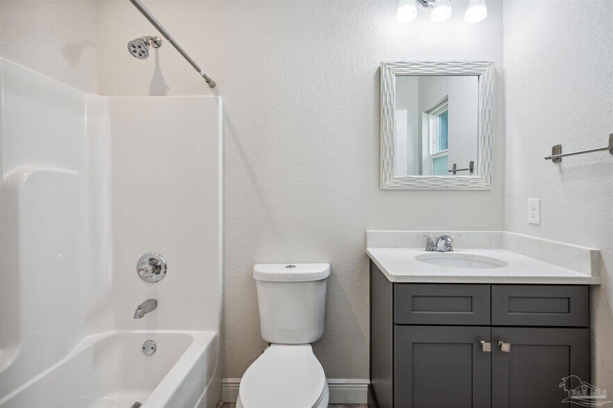 Building Photo - 912 N 8th Ave