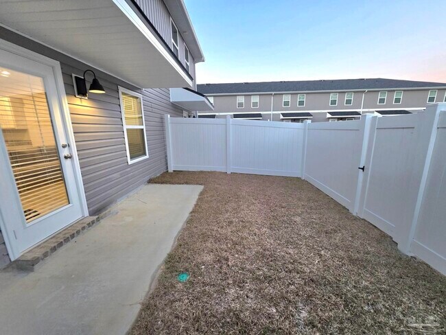 Building Photo - 710 Giese Ln