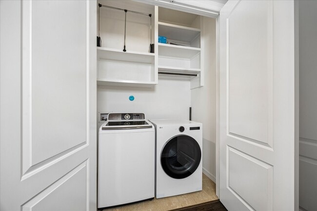 Building Photo - 1613 Crockett St