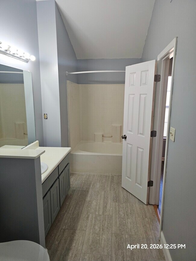 Building Photo - 6633 Biscayne