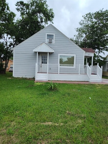 Building Photo - 527 W 6th St