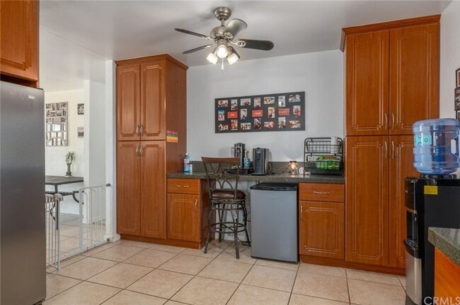 Building Photo - Large 4 Bedroom Home Central 29 Palms