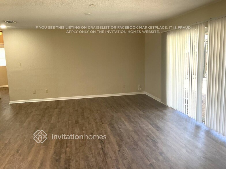 Building Photo - 2225 14th Ave SW