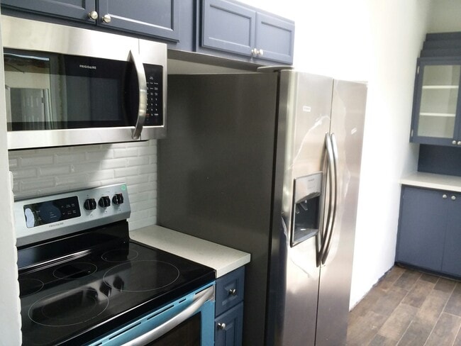 Primary Photo - 74975 Serrano Dr