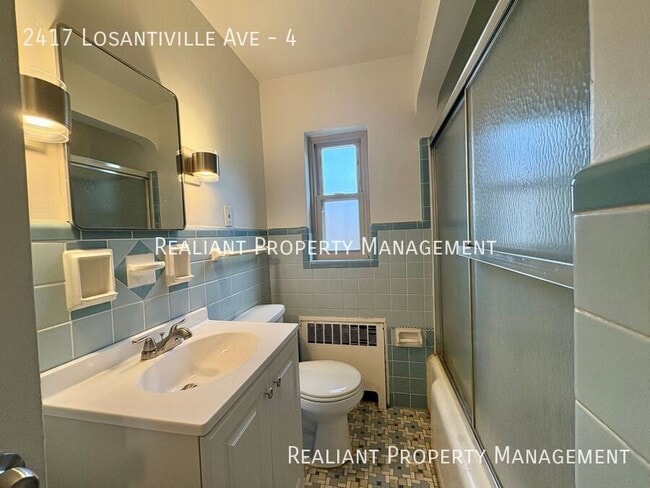 Building Photo - 2417 Losantiville Ave