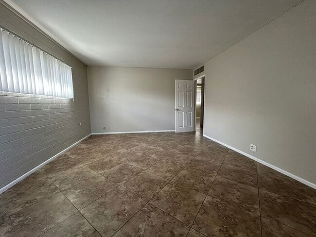 Building Photo - 920 S Wilson St