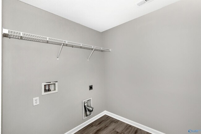 Building Photo - 325 Kenneth Blvd NW