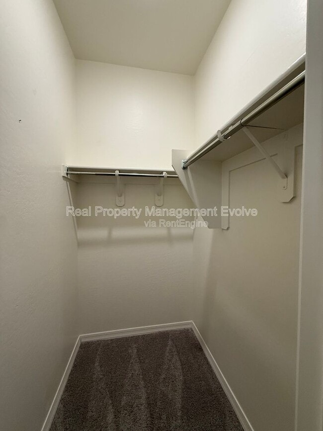 Building Photo - 4710 N 194th Dr