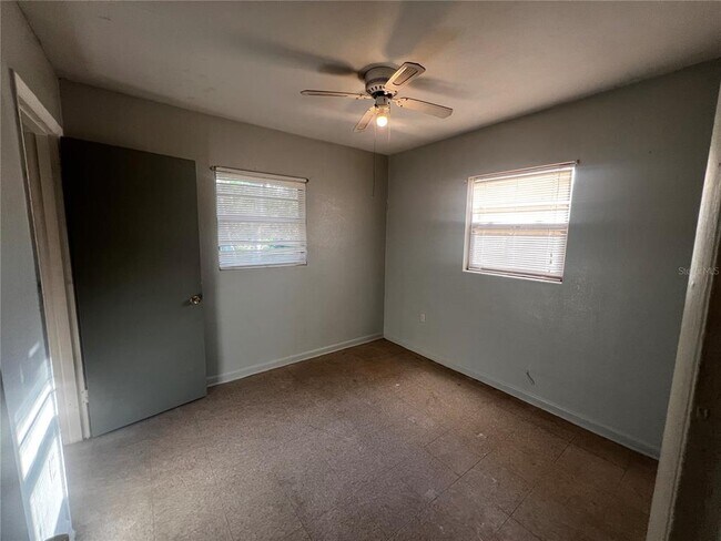 Building Photo - 5520 Riordan Way