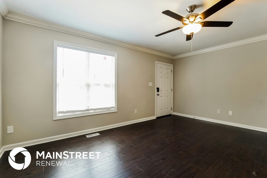 Building Photo - 639 Bullhart Dr