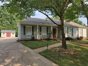 Building Photo - 7236 Walnut Wood Dr