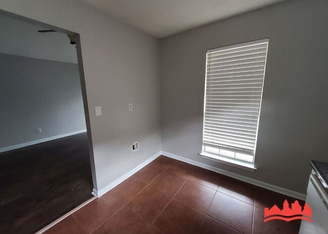 Building Photo - 3035 Meadows Ln