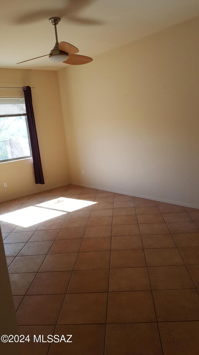 Building Photo - 13660 E High Plains Ranch St