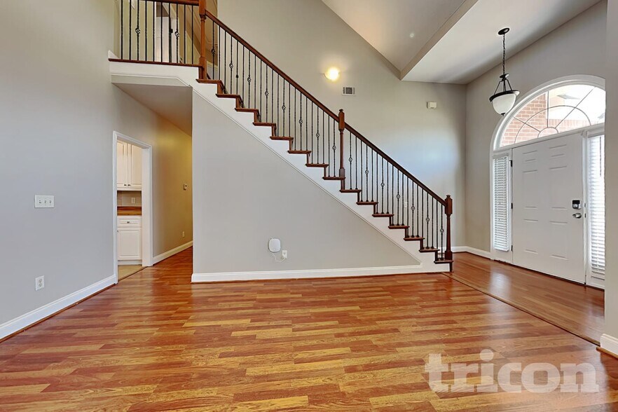 Building Photo - 4606 Logans Way