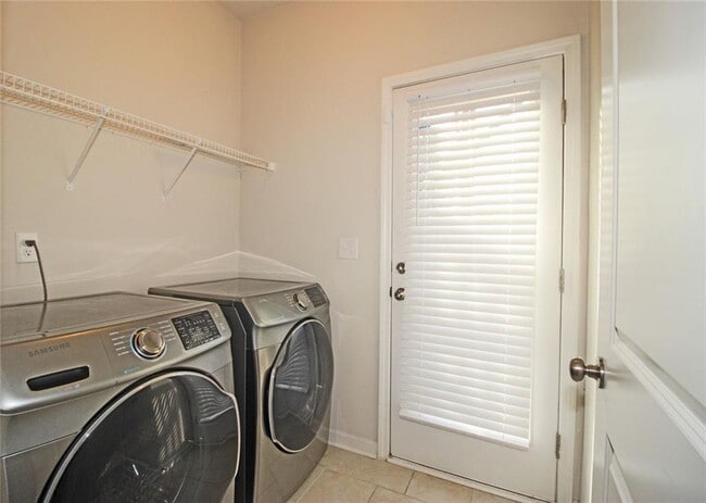 Building Photo - 1675 Coasta Way