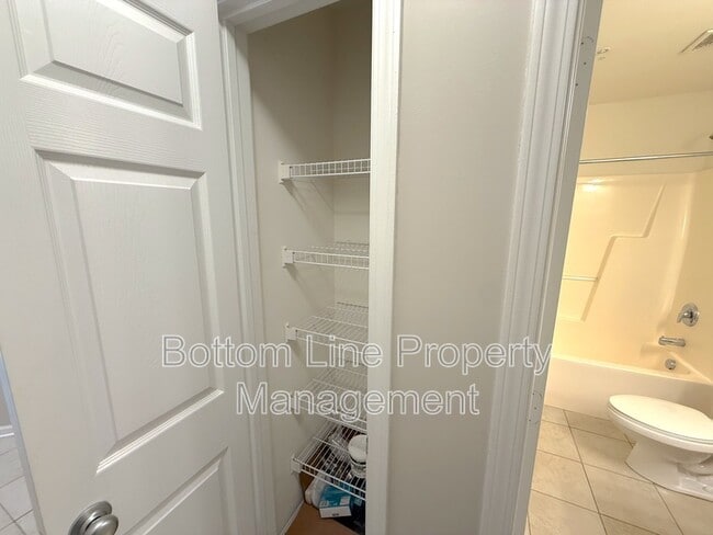 Building Photo - 675 Raya Ct