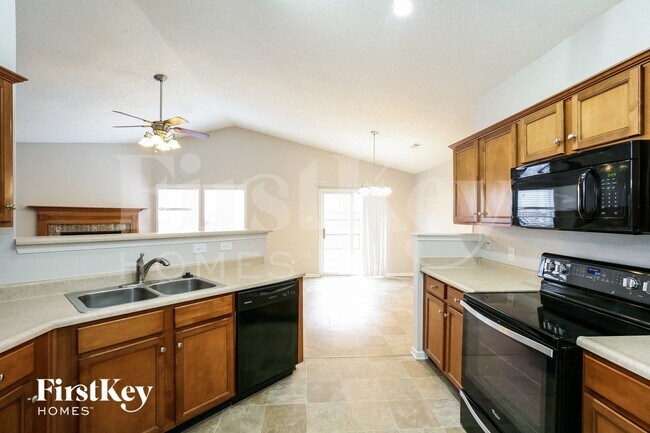 Building Photo - 12168 Lindley Dr