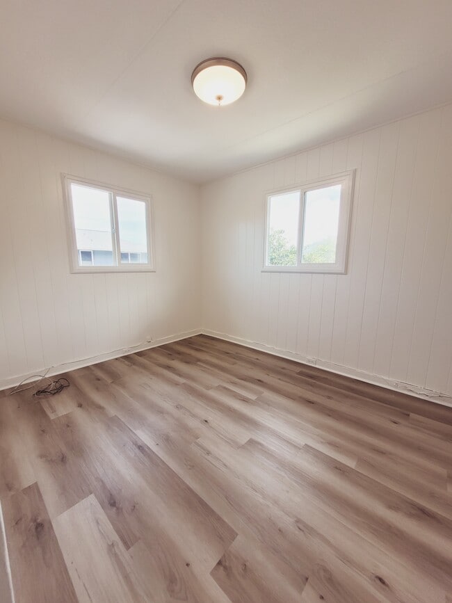 Building Photo - 41-536-536 Kumuhau St