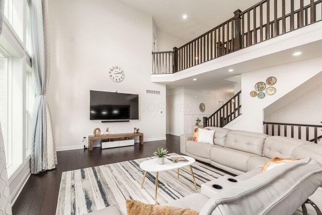 Building Photo - 5962 Laurel Ln