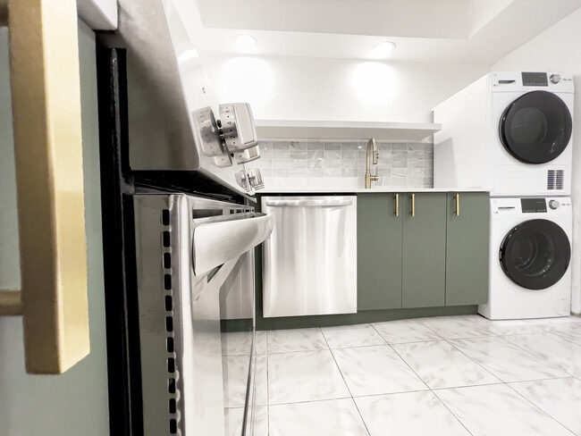 Building Photo - 3430 Galt Ocean Dr