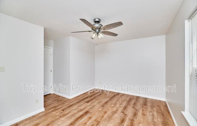 Building Photo - 152 Waterside Crossing Dr