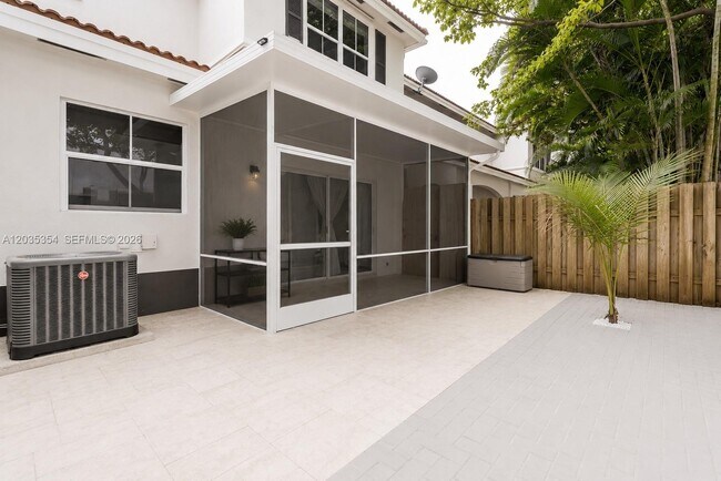 Building Photo - 102 Riverwalk Cir