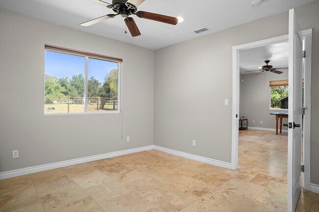 Building Photo - 2629 N Twin Oaks Valley Rd