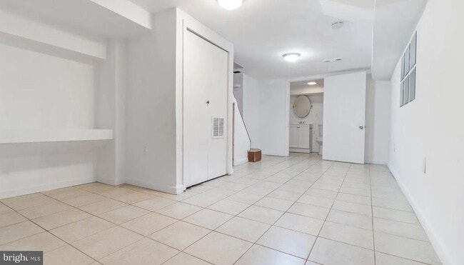 Building Photo - 36 E Wheeling St