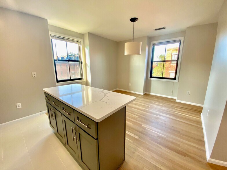 Building Photo - 155 W Brookline St