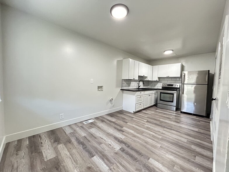 Building Photo - 1340 S 200 E