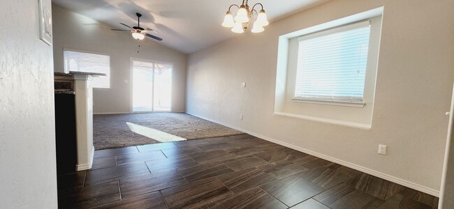 Building Photo - Stunning 4 bedroom, 2 bath home in East El Paso!