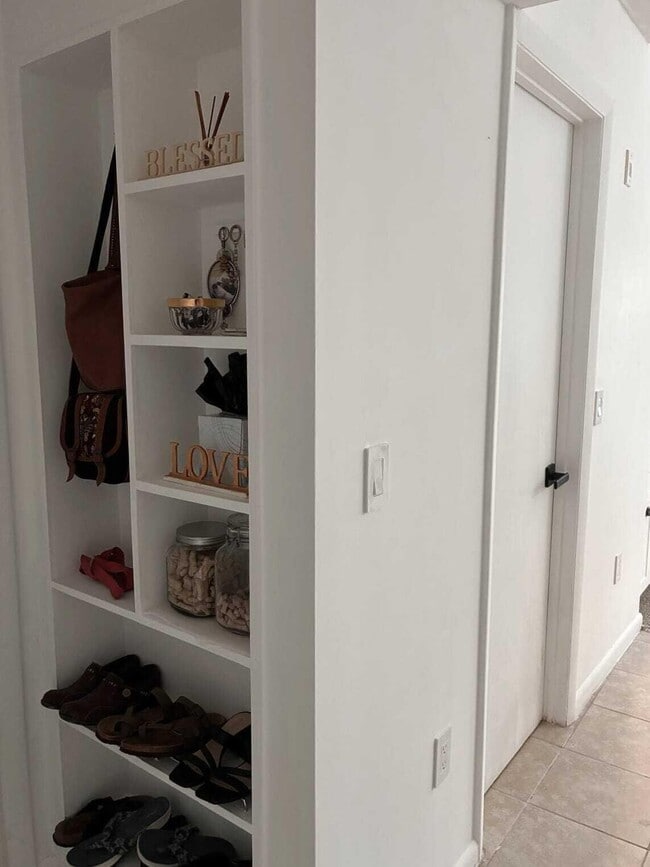 Building Photo - 4863 Via Palm Lakes