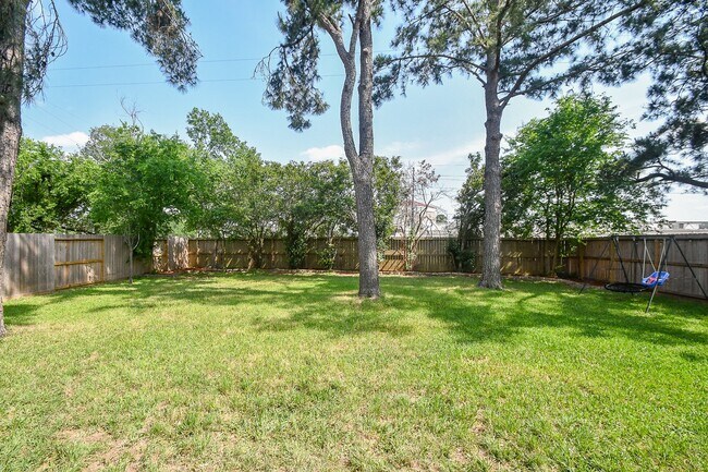 Building Photo - 7318 River Garden Dr