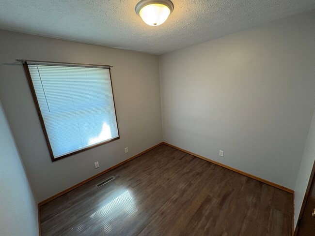 Building Photo - Spacious Single-Family Home with Fenced Backyard & Attached Garage