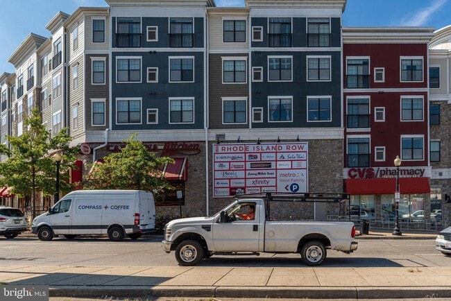 Building Photo - 2339 3rd St NE