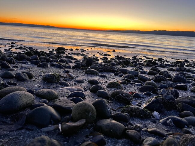 Building Photo - 22985 Marine View Dr S