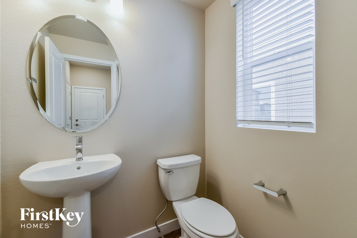 Building Photo - 11148 Murrelet Dr