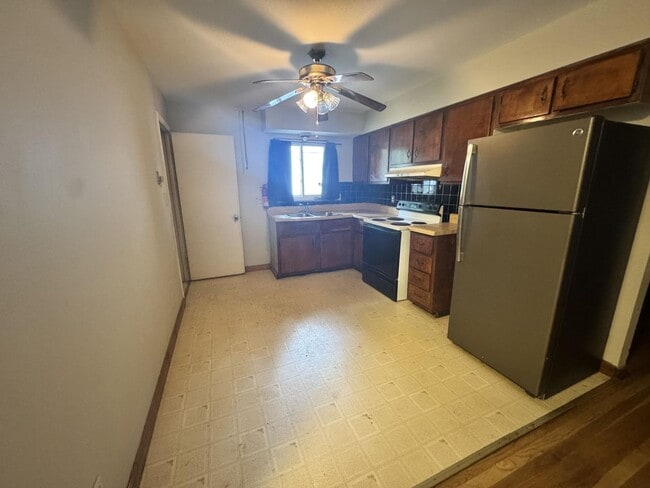 Building Photo - 2203-2205 McGuffey Rd.