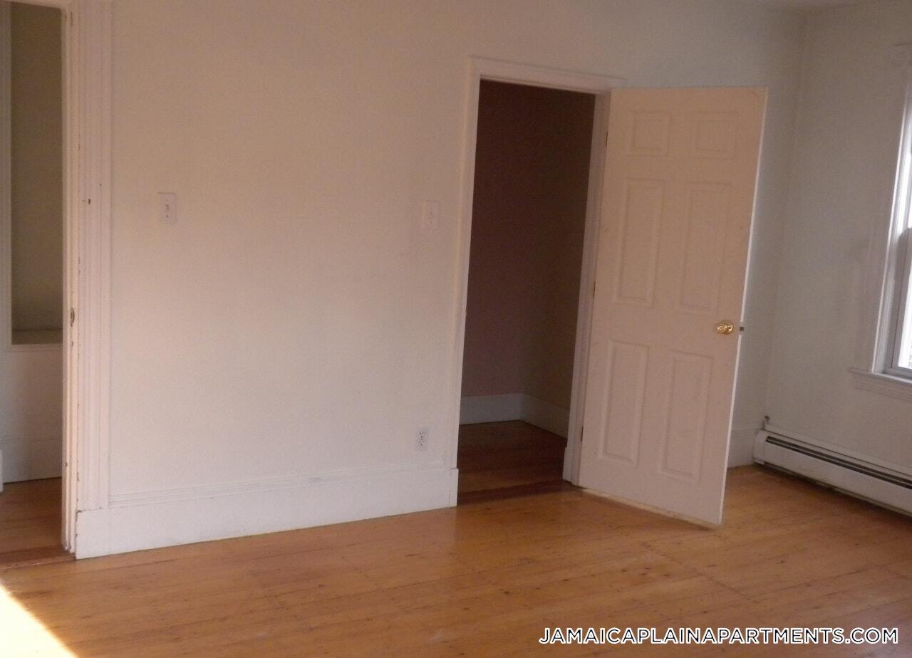 Building Photo - 339 Centre St