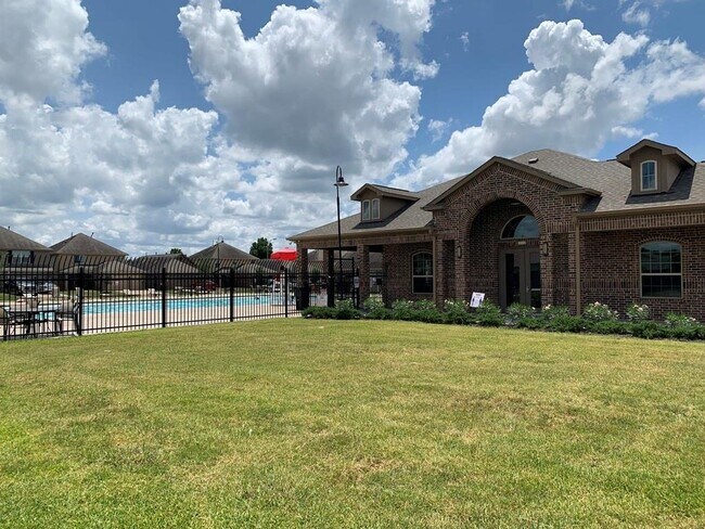 Building Photo - 5702 Long Arbor Ln
