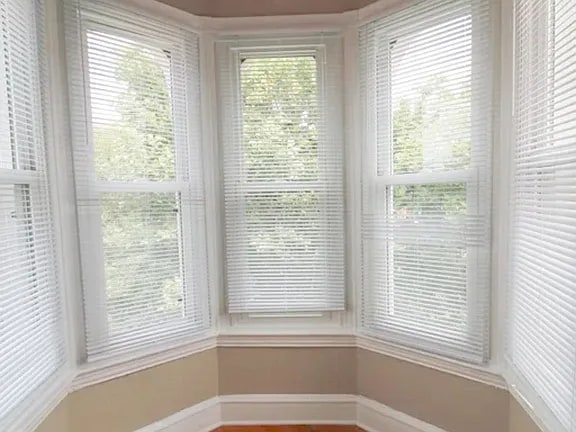 Building Photo - 920 S St Bernard St