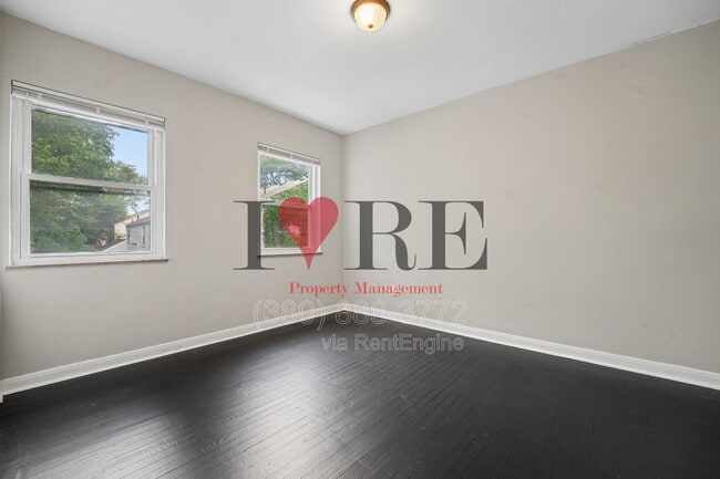 Building Photo - 338 S Chase Ave