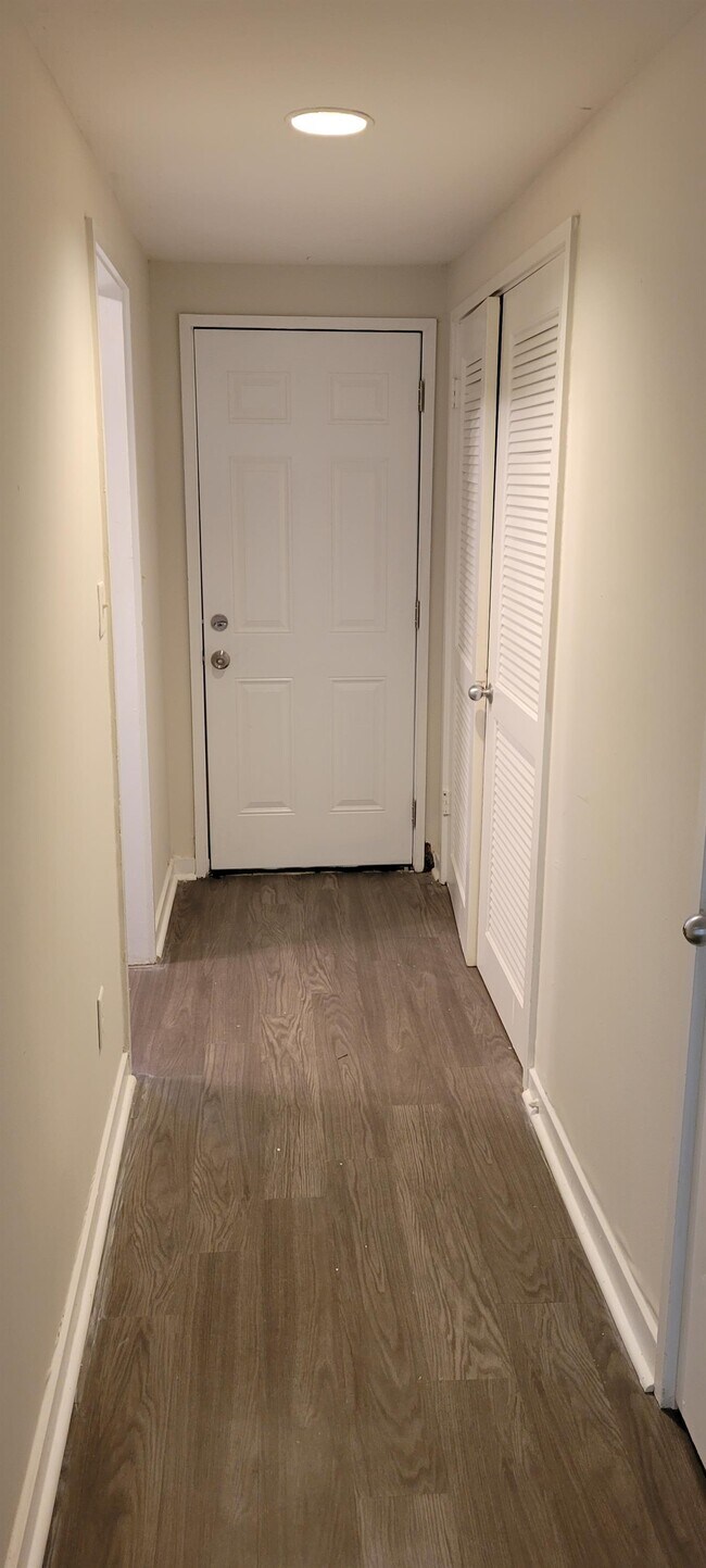 Building Photo - 1055 Quinn St