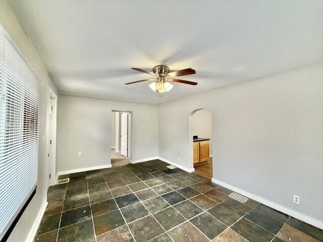 Building Photo - 710-712 S Ringold St