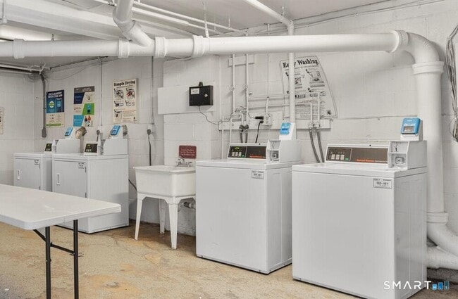 Building Photo - 18 Prospect St