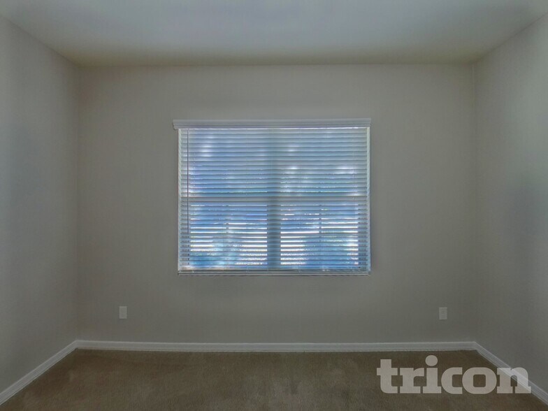 Building Photo - 37334 W Capri Ave